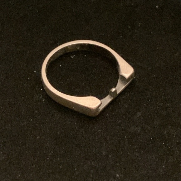 Sterling Silver Ring size 7-3/4 - Picture 2 of 6